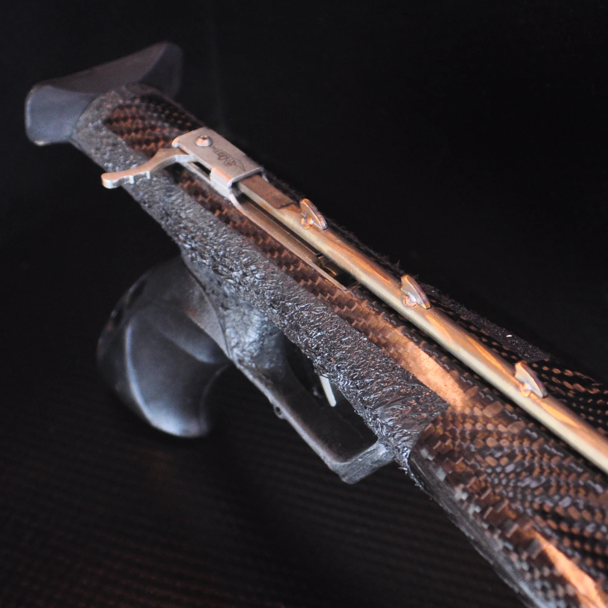 BleuTec King Cobra Carbon Speargun 130cm - Image 4
