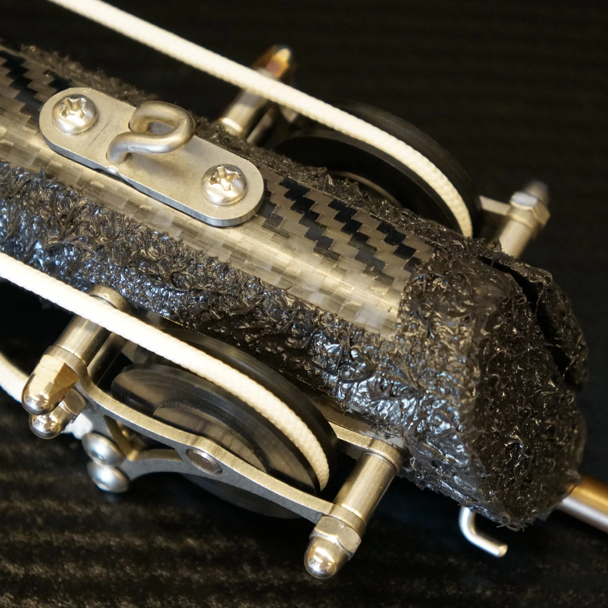 BleuTec Oceanborn L.E. Polyspast Carbon Speargun (Invert Roller) 125cm - Image 4