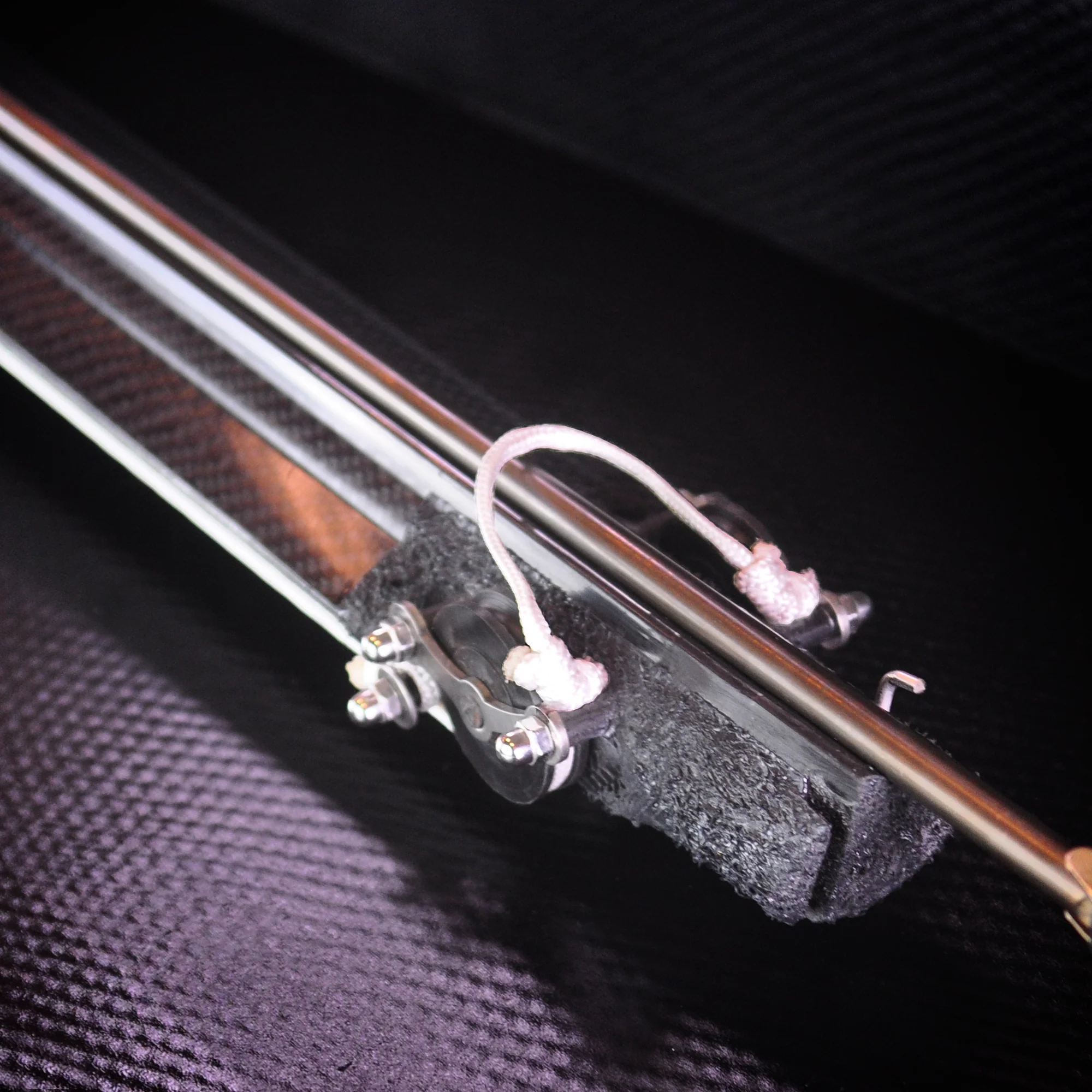 BleuTec Oceanborn L.E. Polyspast Carbon Speargun (Invert Roller) 125cm - Image 7