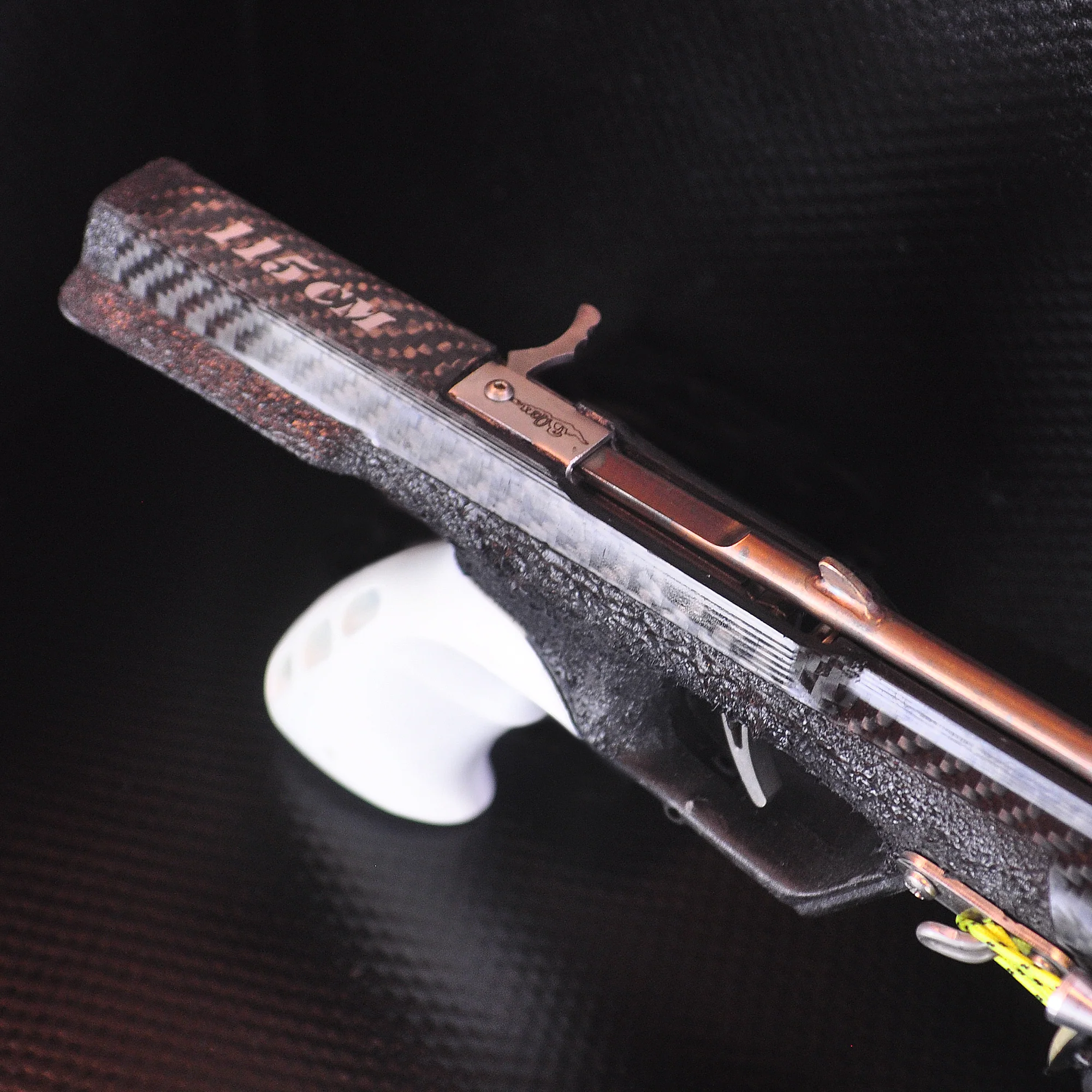 BleuTec Oceanborn L.E. Polyspast Carbon Speargun (Invert Roller) 125cm - Image 9