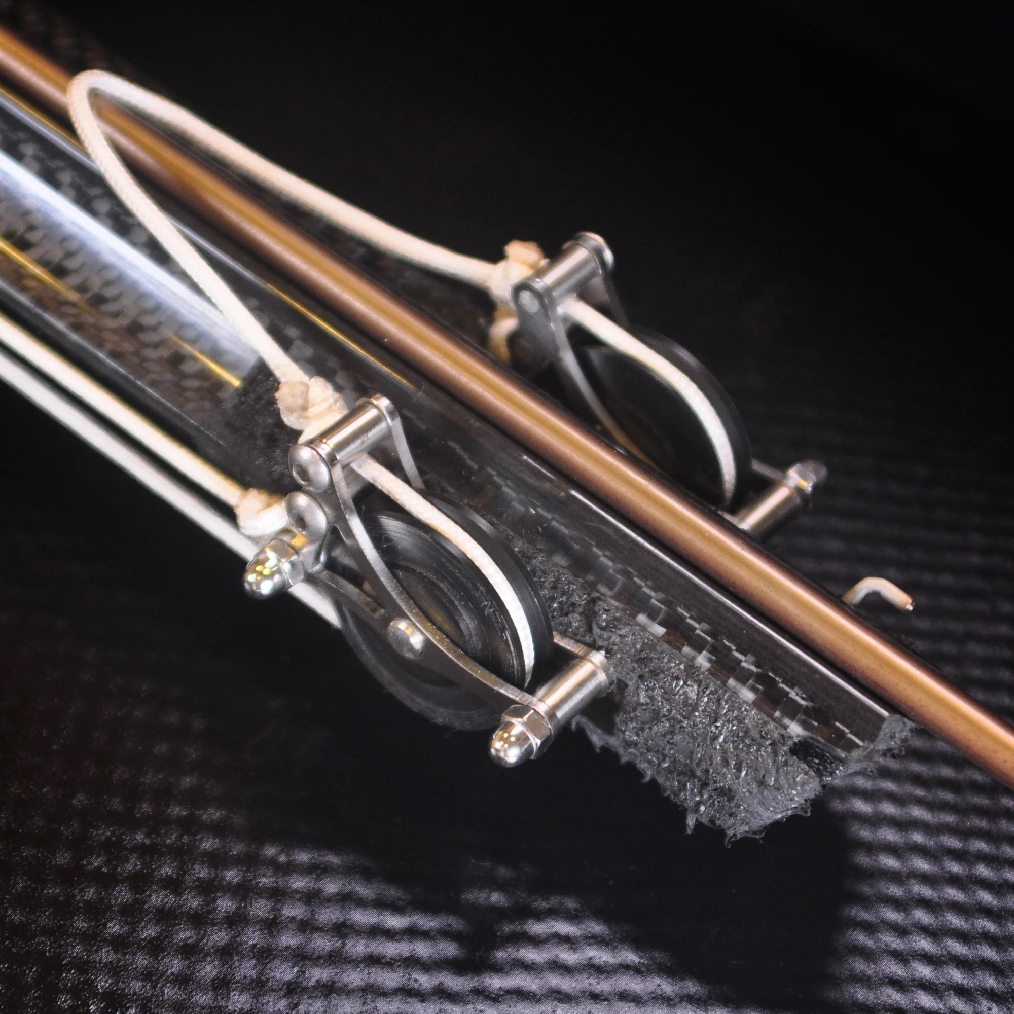BleuTec Raptor L.E. Polyspast Carbon Speargun (Invert Roller) - Image 3